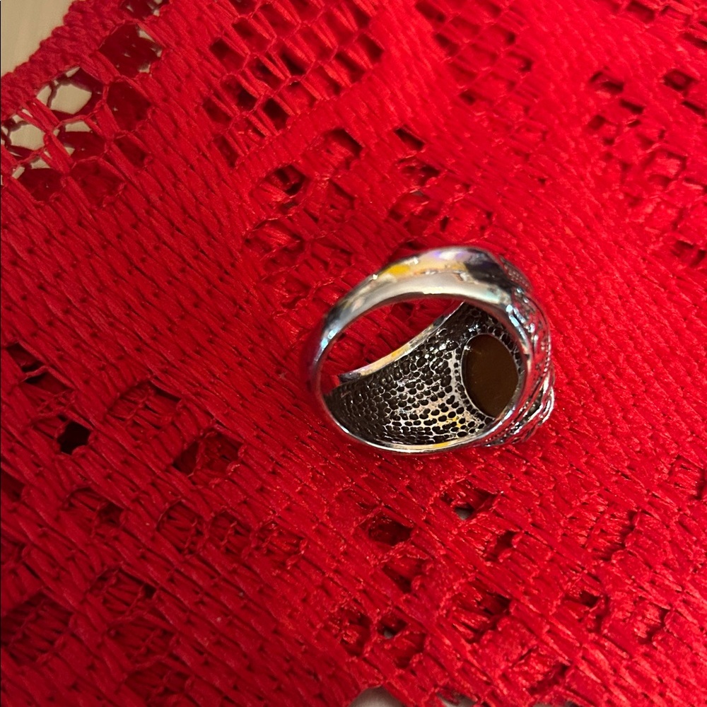 Mans Silver Ring with a tiger eye style - Picture 4 of 7